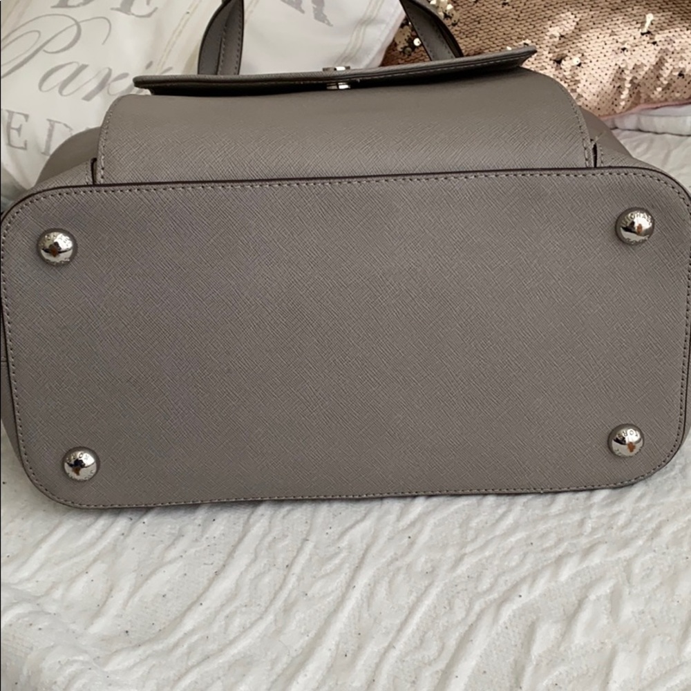 🎉HP🎉 Michael Kors Pearl Gray Jet Set Bag - Picture 7 of 15